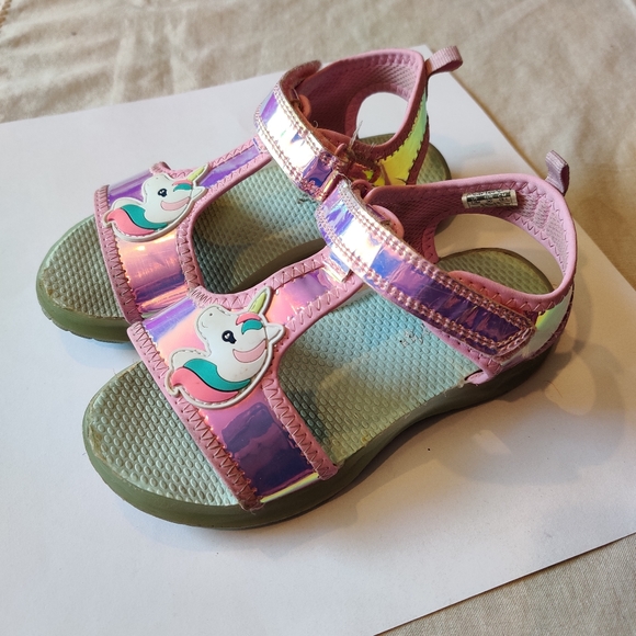 Girls Pink Iridescent sandals with Unicorn detail - Picture 3 of 6